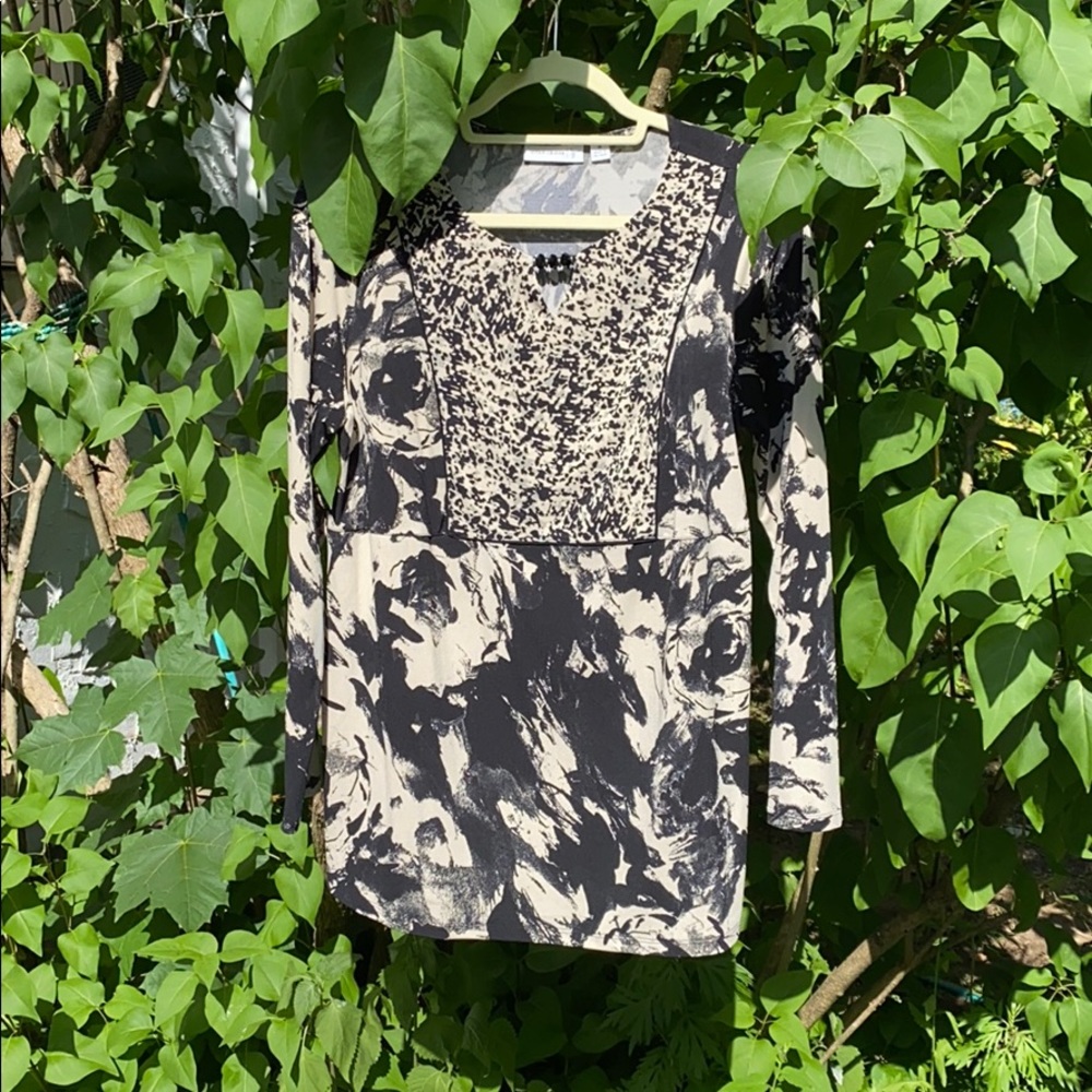 Black and beige tunic